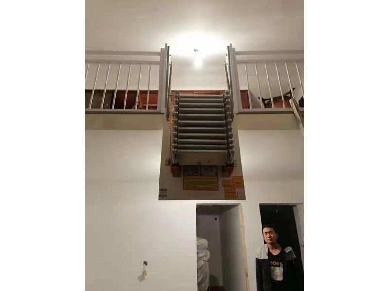 電動閣樓伸縮樓梯